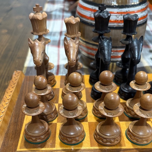 Wooden Chess Set with Brown and Black Pieces - Picture 3 of 10